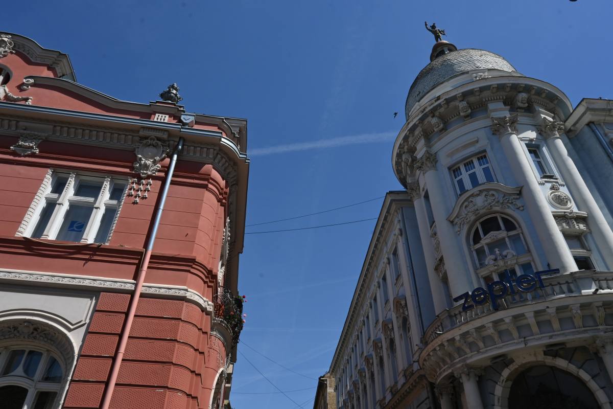 Façades ornées et architecture austro-hongroise dans le centre de Novi Sad