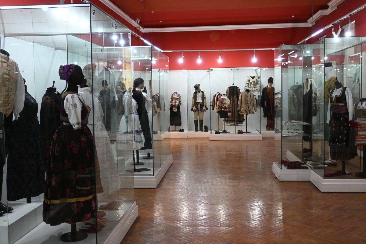 Exposition de costumes et tenues traditionnels 